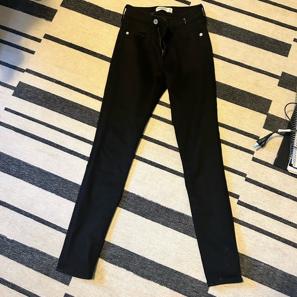 Abercrombie and Fitch Black The Super Skinny Mid Rise - Picture 1 of 3